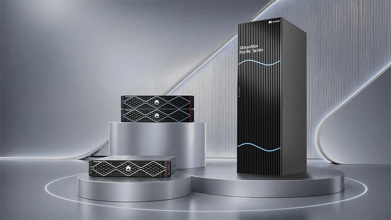 Huawei OceanStor Pacific chassis, short rack units beside a standalone tower node